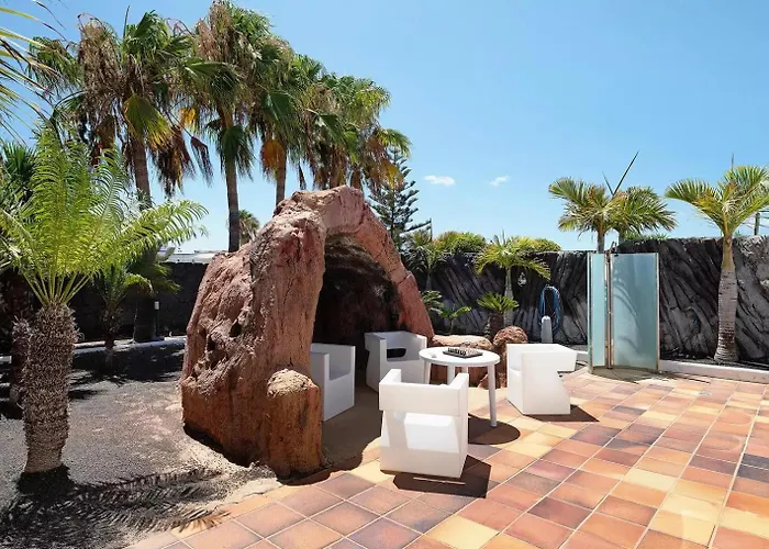 Lanzarote The Olive - Pool Heated Villa *