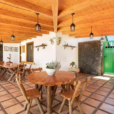 Lanzarote The Olive - Pool Heated Villa *